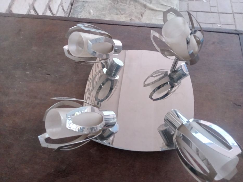 Люстра б/у в рабочем состоянии