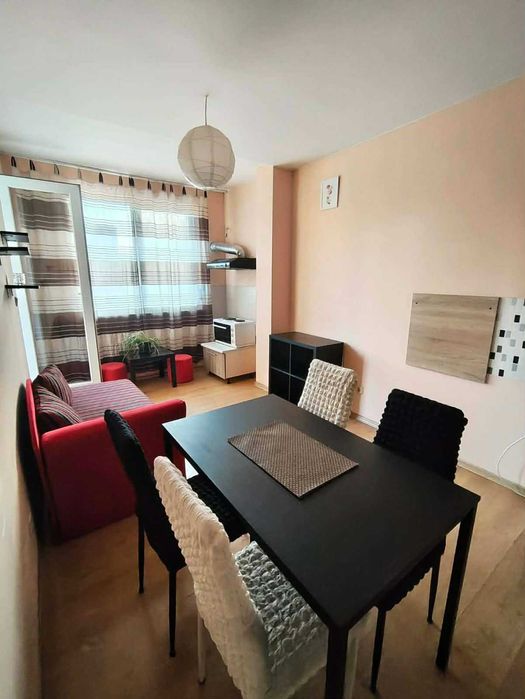 Двустаен имот в кв.Люлин 8