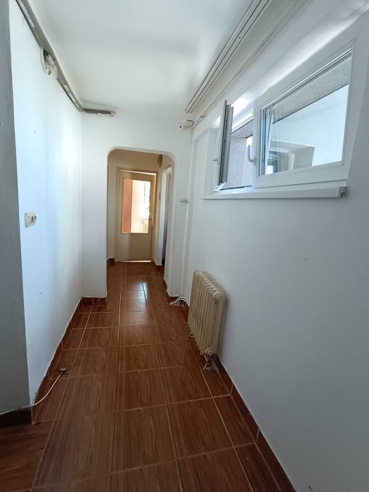 VAND APARTAMENT 3 CAMERE, bloc nou anvelopat, Deva, proprietar