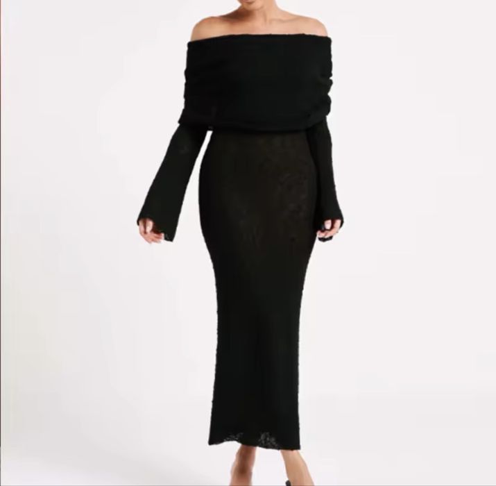 Дълга рокля с дълъг ръкав