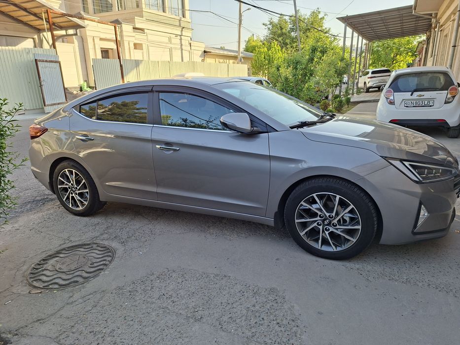 Hyundai Elantra 2020