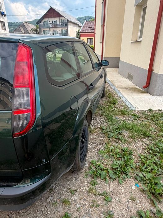 Vând Ford focus 2