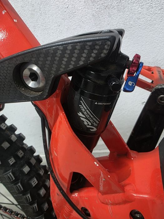 Bicicleta electrica full suspensie