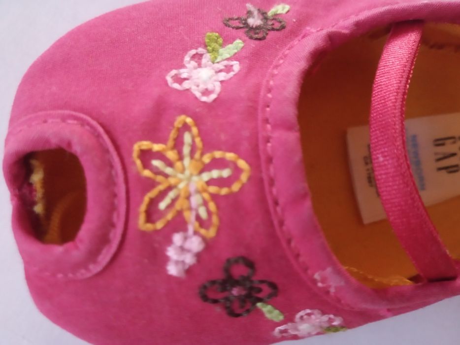 Бебешки  одеалца/пелени, дрешки и обувчици