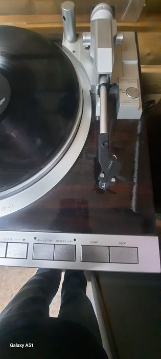 DENON DP-47F. Проигрыватель виниловых пластинок.