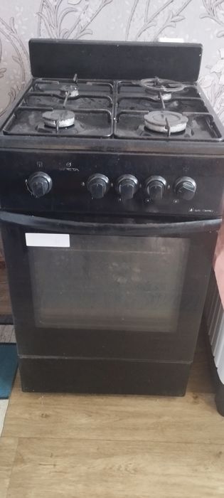 Продам газовую плиту