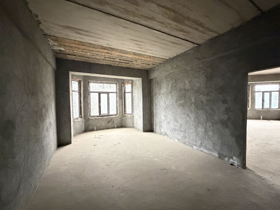 Kvartira sotiladi Gagarina 166m2