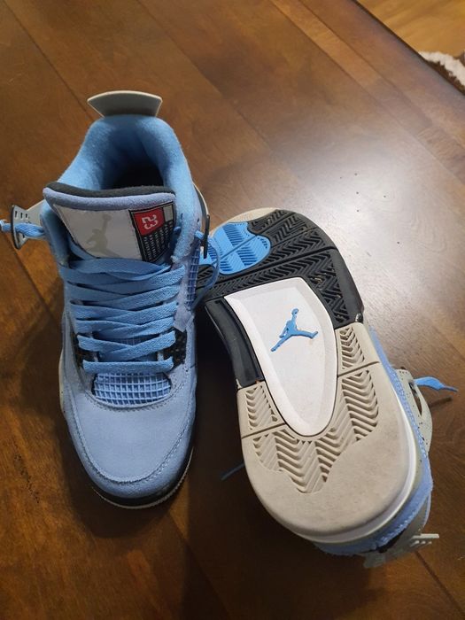Jordan 4 Retro University Blue