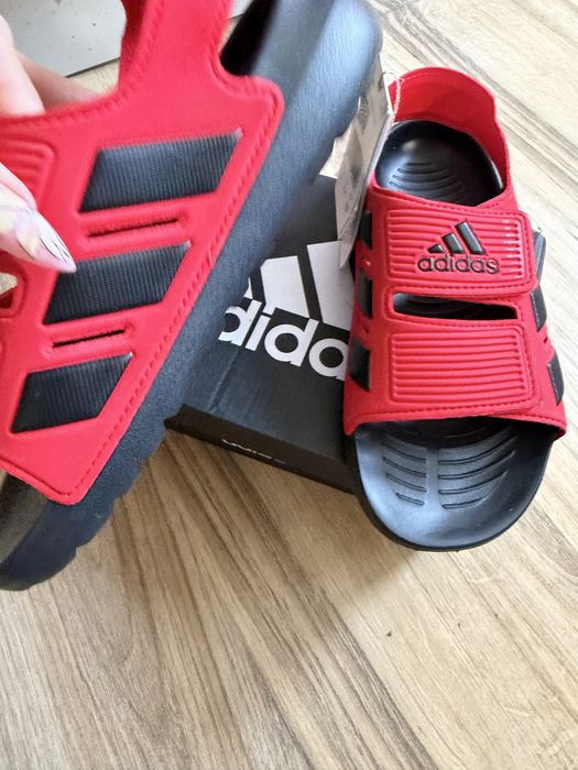 Оригинални нови юношески сандали adidas Altaswim 2.0 ! 33 н