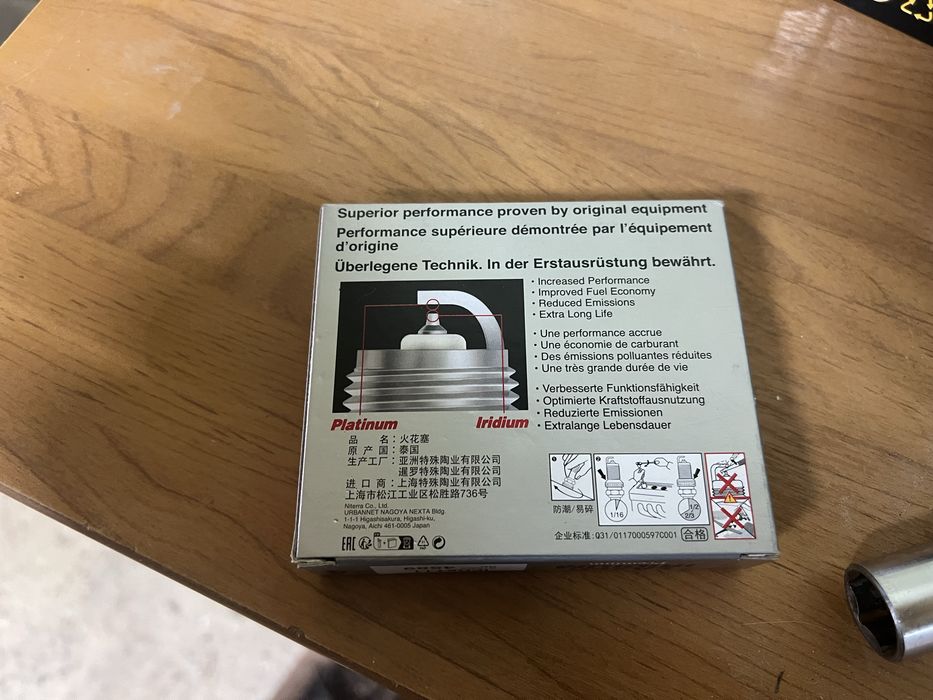 Новые оригинальные свечи ngk IFR6T11