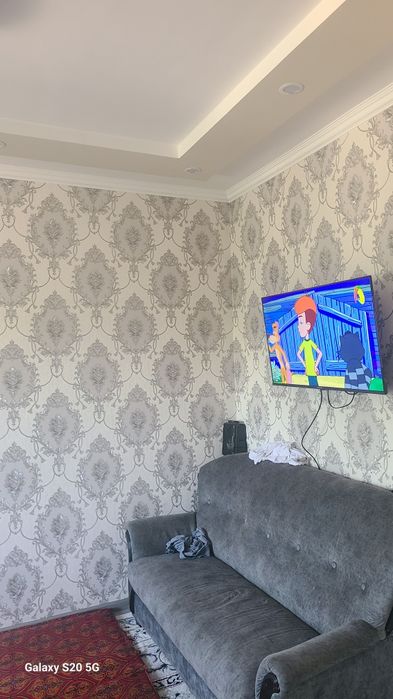 СРОЧНО !! ПРОДАЁТСЯ Квартира в Яшнабаде 75 кв/м 4x комнатная дубовой