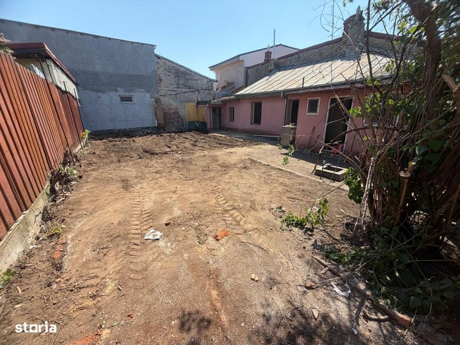 Casa demolabila si teren de 200 mp - Rahova -- Pta Ferentari