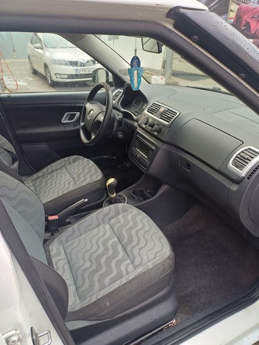 Vand Skoda Fabia 2010 motor 1.2 benzina