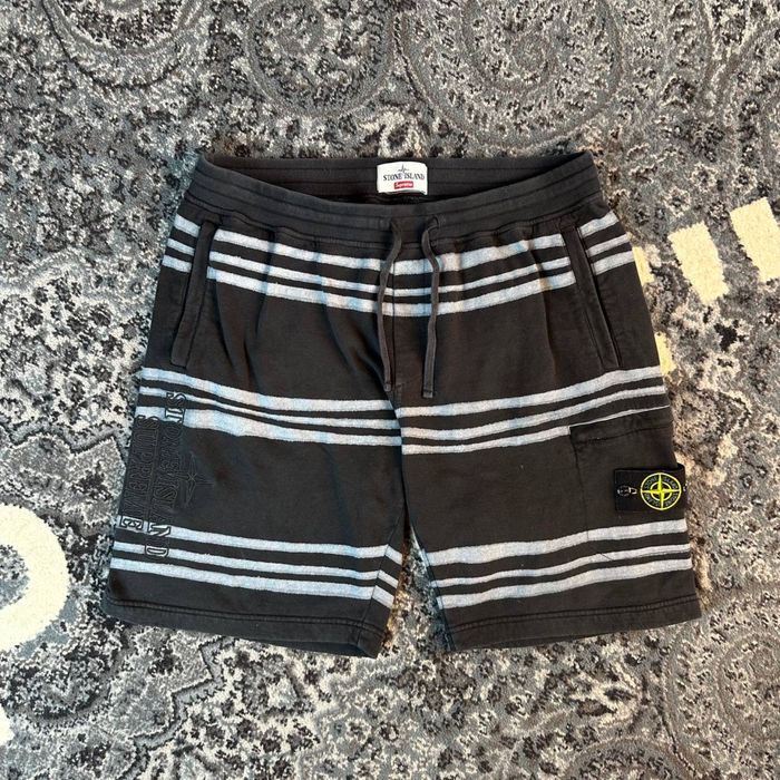 продам stone island x supreme shorts