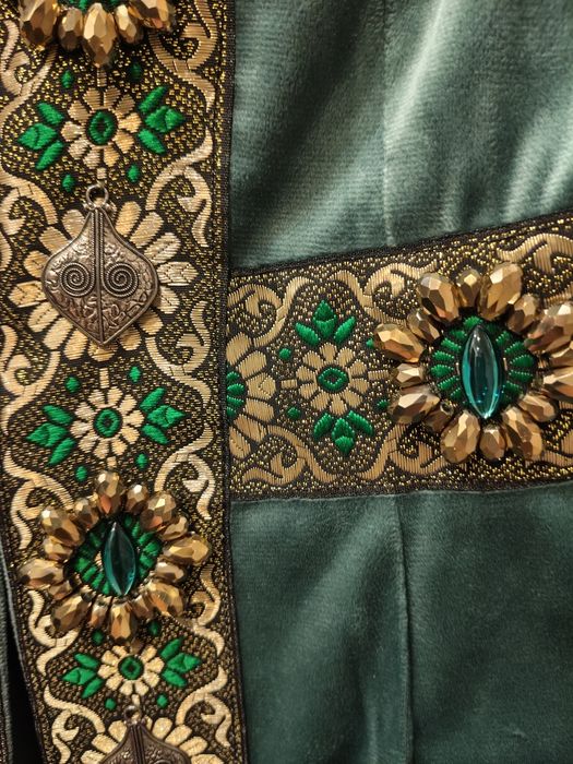 Продам национальную одежду