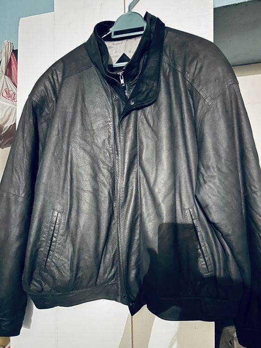 Продаю мужскую кожанную куртку 56 размера