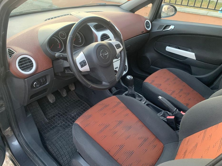 Opel Corsa D 1.3Cdti 95Cp Euro5

-Data primei înmatriculări 27.07.2011