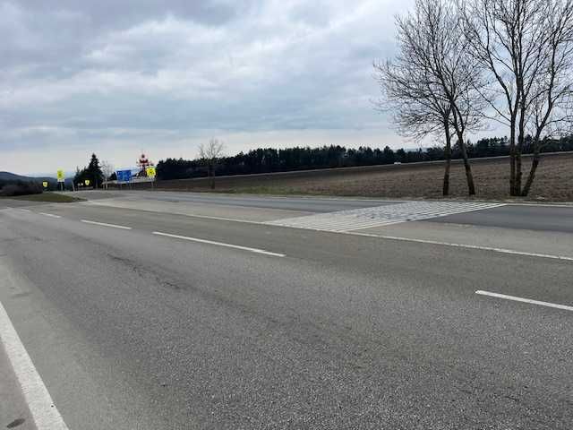 Парцел 5500 кв.м. с ПУП, лице на главен път,  Аксаково- 6 евро/ кв.м.