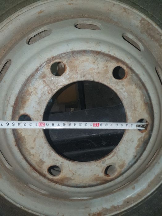Продам шину с диском в сборе размер 215/75R17.5