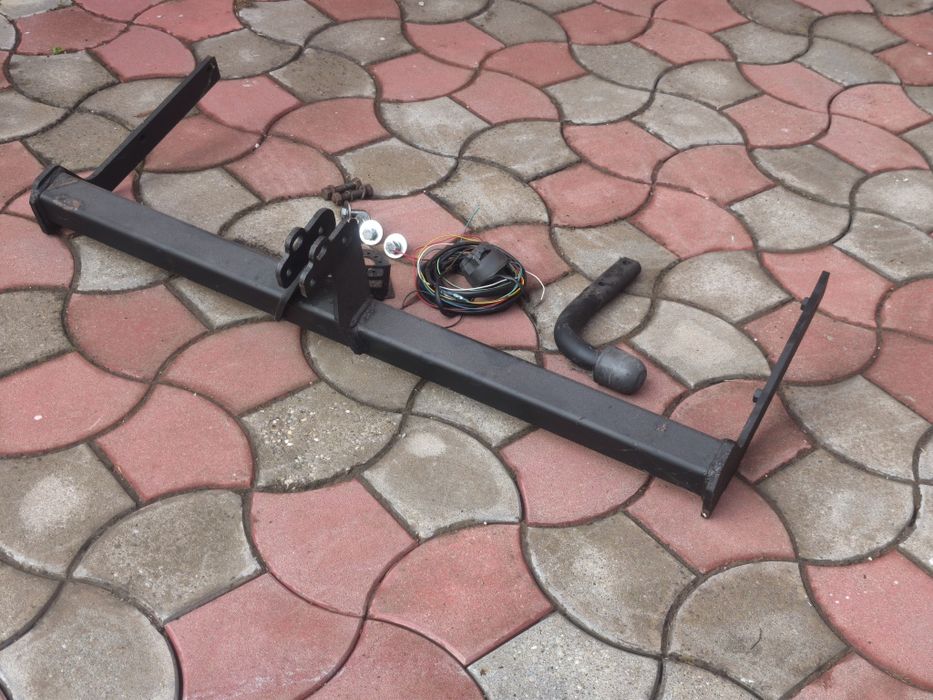 Cârlig remorcare Renault Megane II / Cui tractare Renault Megane II