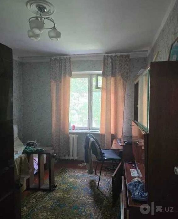 Продаётся на М.Горького 4ком