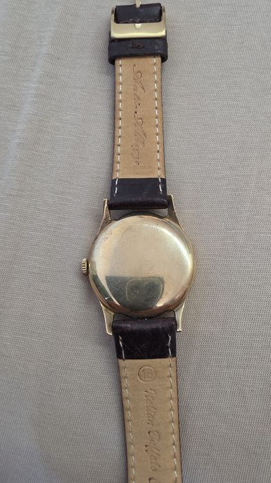 Ceasuri aur Omega Longines