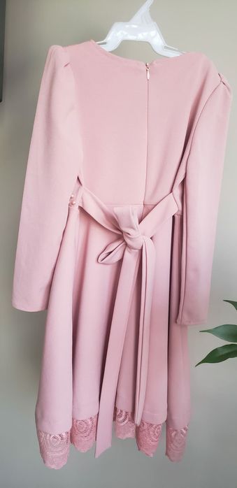 Два платья на девочку 4-5 лет. Оба за 3000