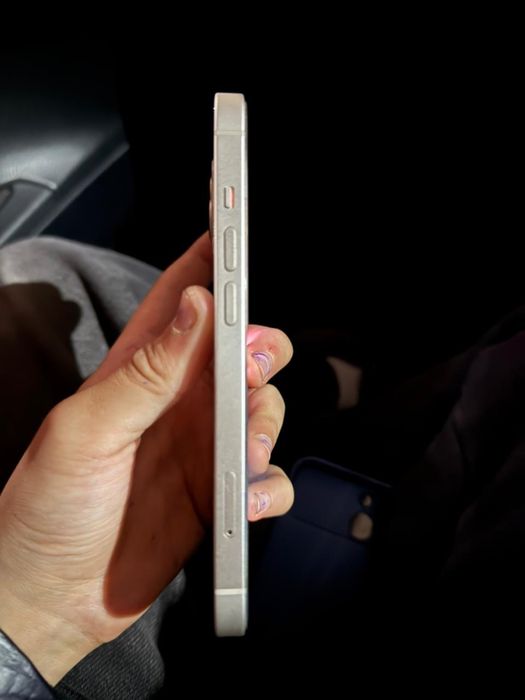 Продам iPhone 13