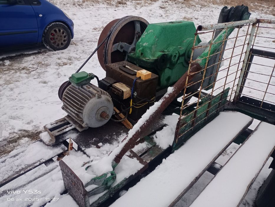 Продам механический дровакол.