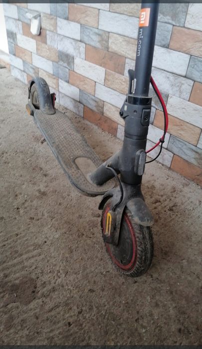 Vând trotineta electrica