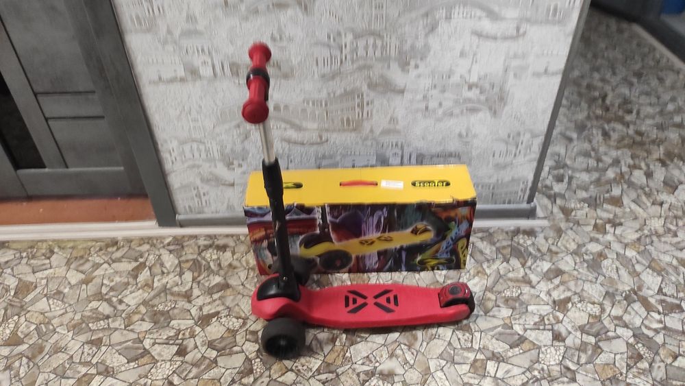 Продается самокат Scooter