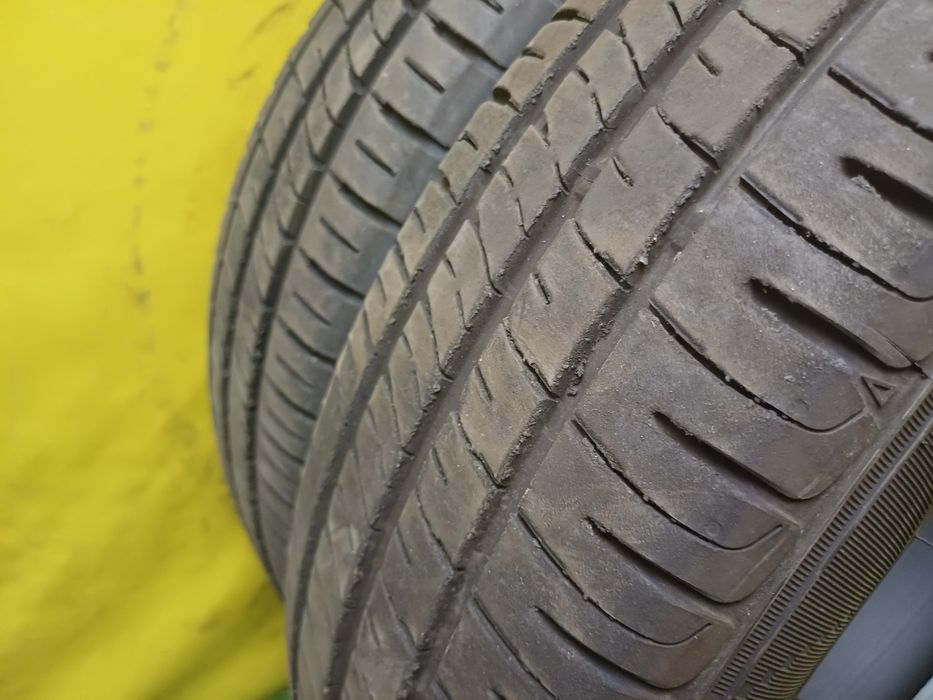 Шины 165/65 R15 Dunlop пара.