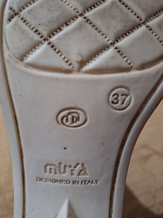 Rezina etik.  Резиновые сапаги