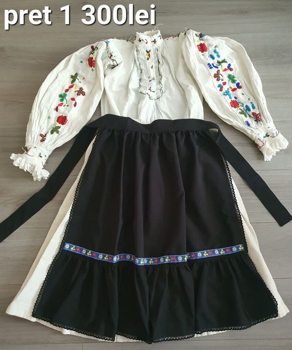 Costum popular  .