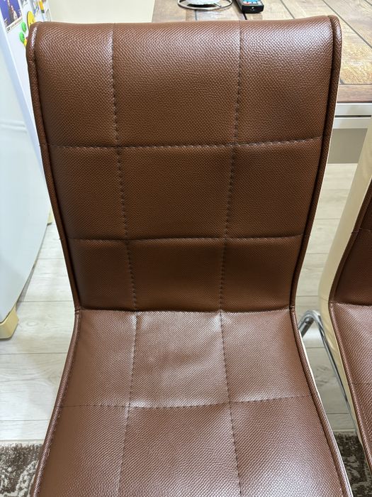 Vand scaune bucatarie