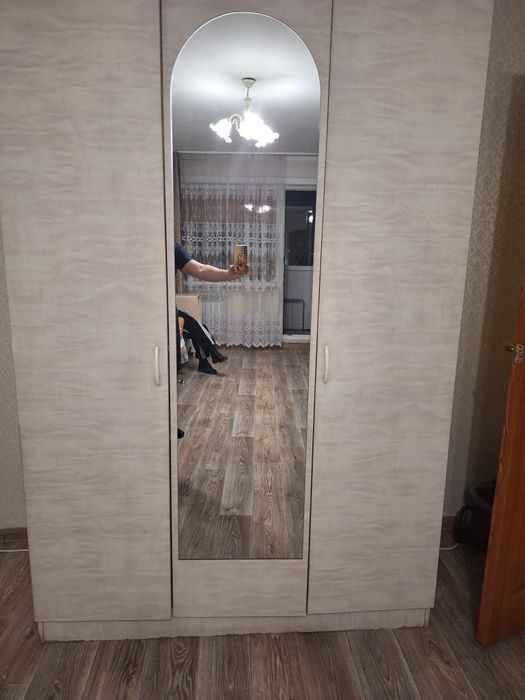 Продам два плательных шкафа