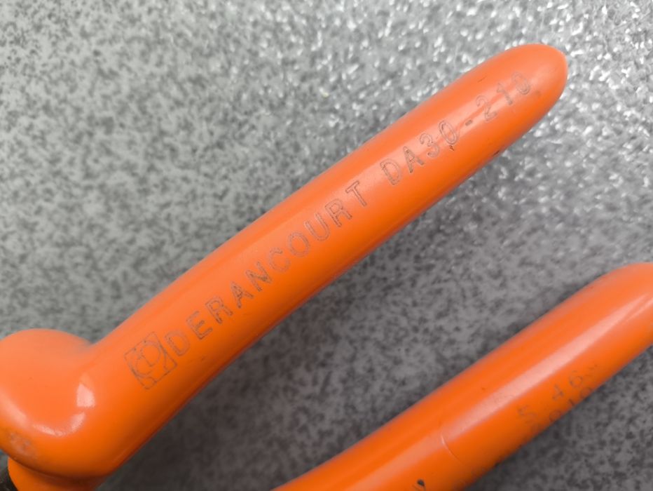 DERANCOURT DA30-210 изолирани хибридни клещи