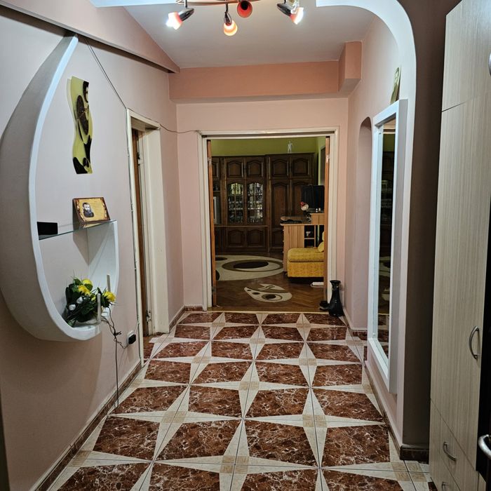 Vând apartament cartierul Ștrand