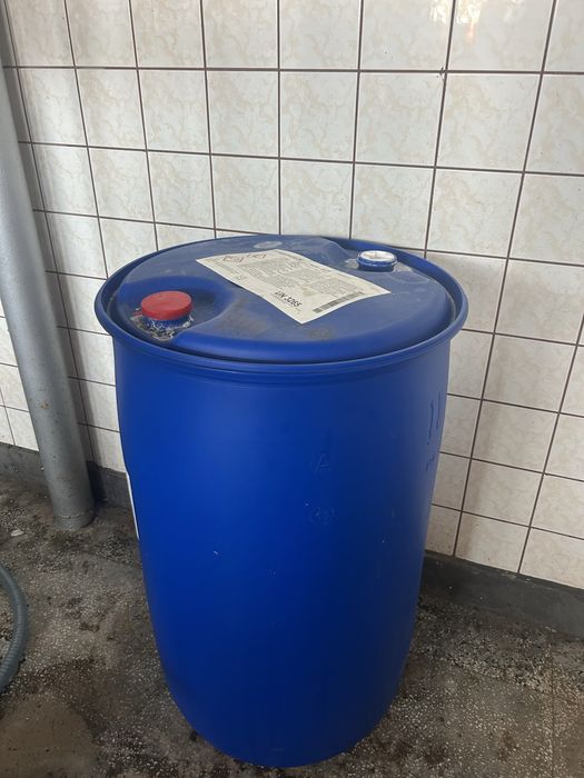 Пластмасови бидони 220л с два отвора