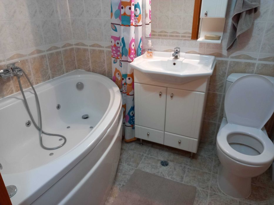 Дава се под наем Тристаен апартамент в Пловдив, Кършияка - 100 кв.м за 448.8 € - Снимка #9