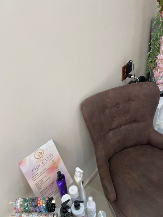 2 Стола за дома или офиса