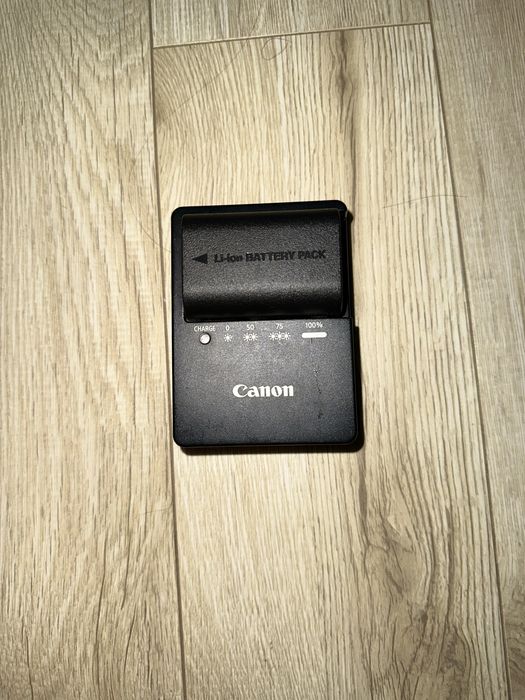 Canon EOS 7D в хорошем рабочем состоянии