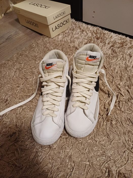 Nike blazer 37.5