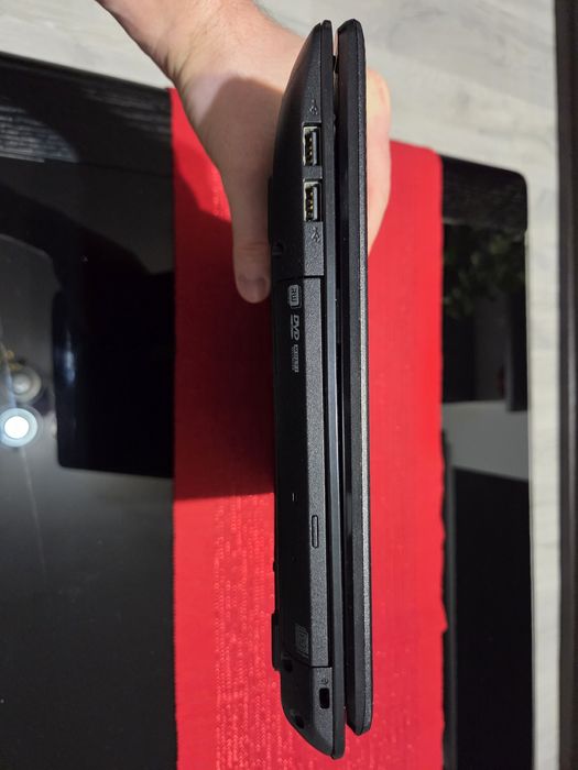 Laptop de vanzare pentru piese/reparat