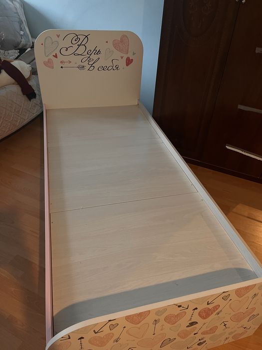Продам детску кровать 90/200