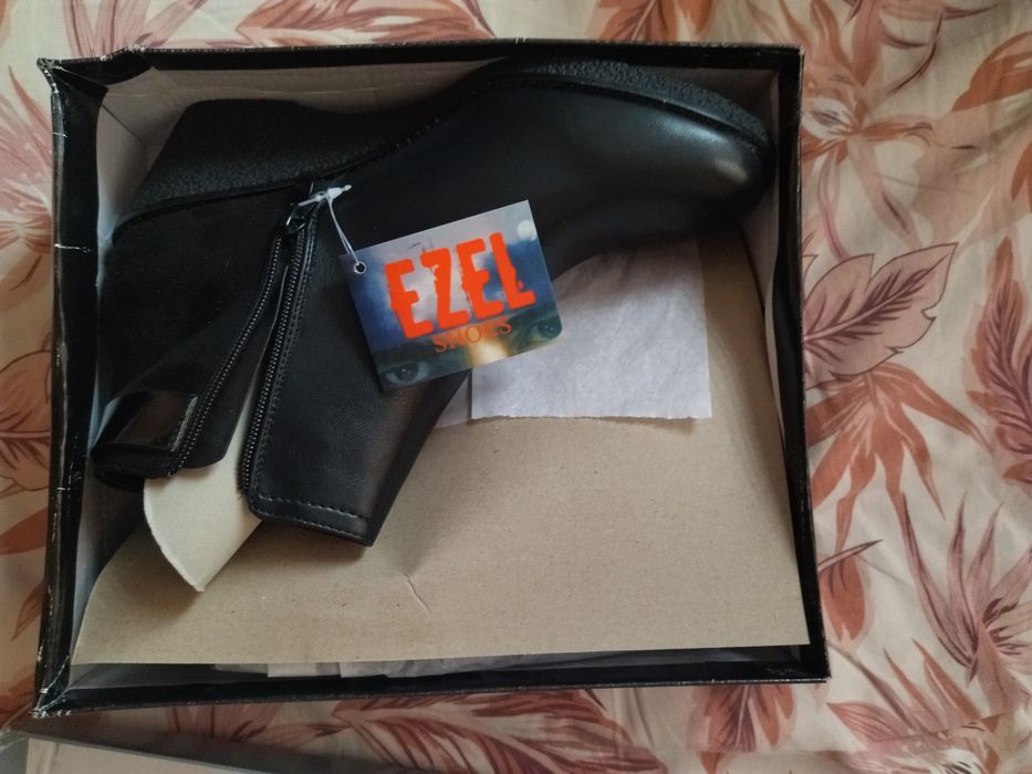 Продавам Боти 41 номер