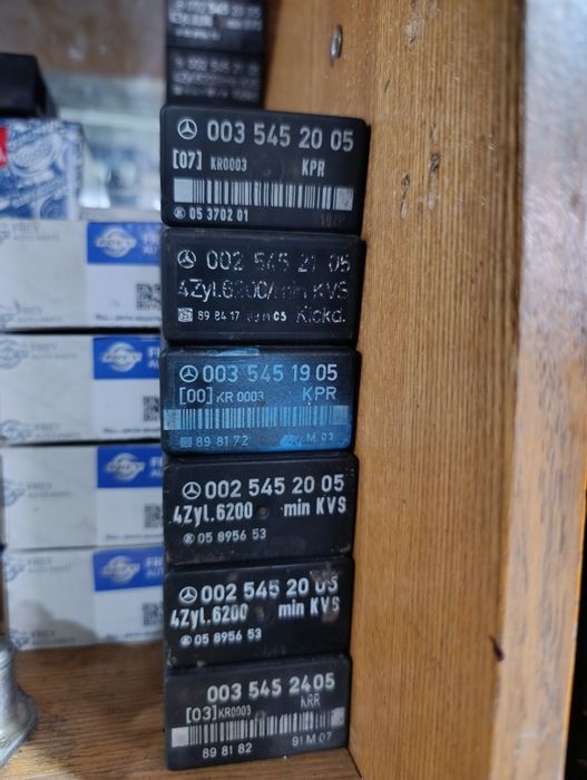 Реле бензонасоса на Мерседес