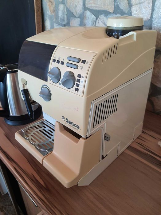 Продавам кафеавтомат, кафемашина Саеко