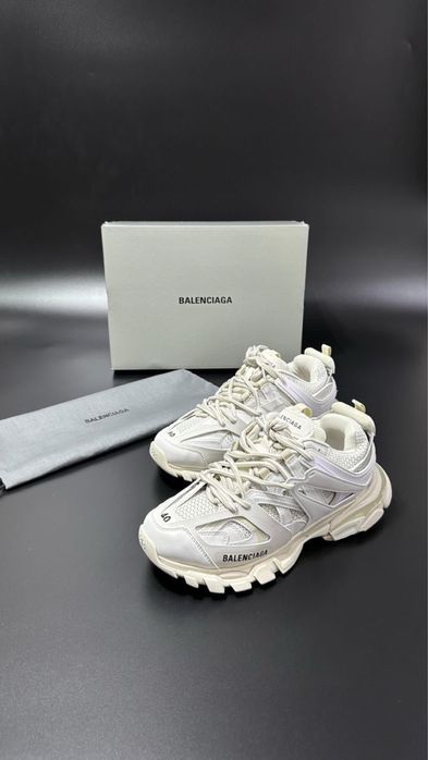 Balenciaga track