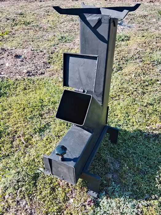 Печка ракета за пикник и къмпинг .